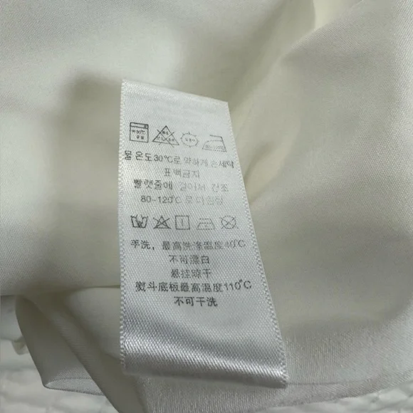 The Impeccable Pig White Scalloped High Waist Shorts With Elastic on Waist - Picture 10 of 11